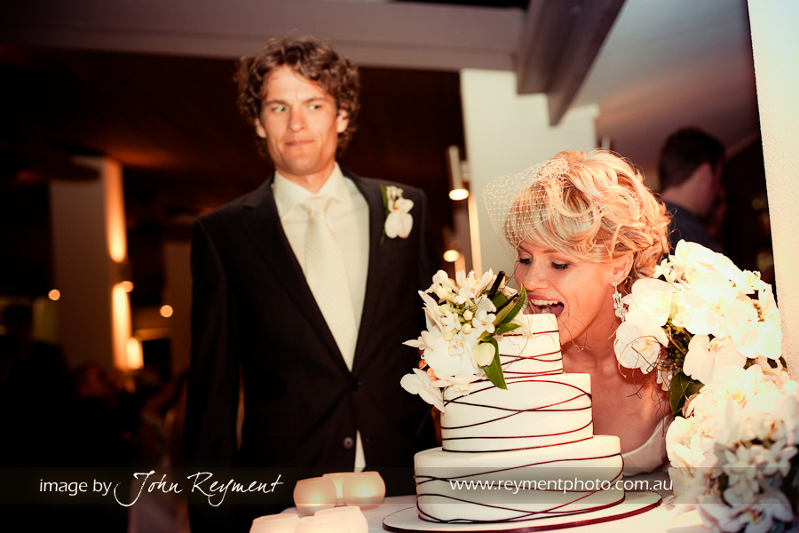 Wedding cake, Songbirds Rainforest Retreat by wedding photographer John Reyment