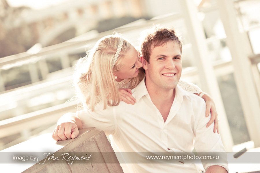 Bridget & Michael's engagement portrait at the Kurilpa Bridge by Brisbane wedding photographer John Reyment