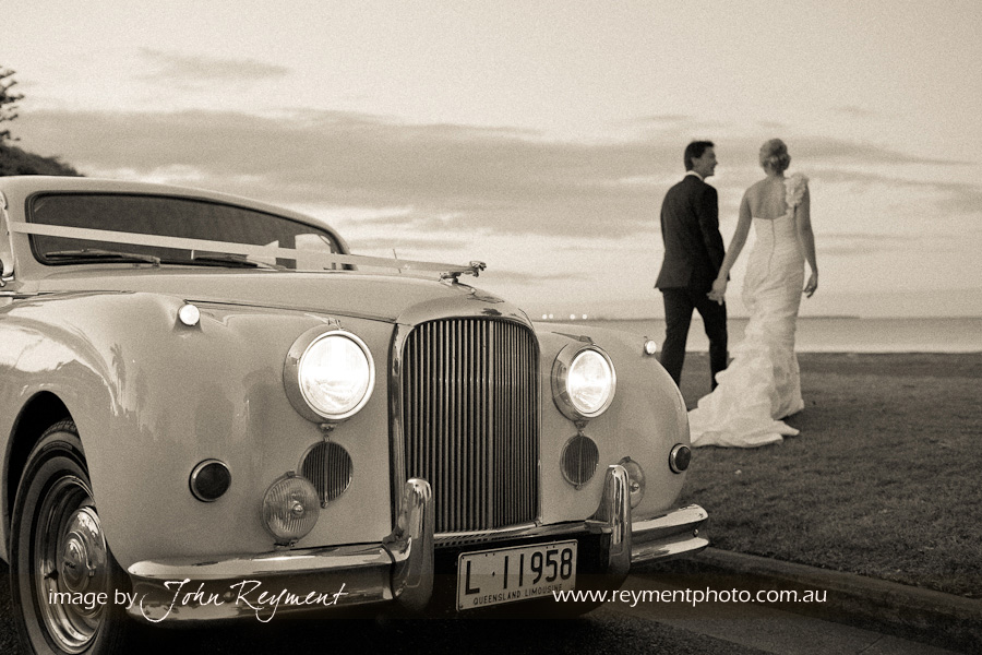 Bride & Groom, Kenz Classic Jaguar, Wynnum waterfront, Brisbane wedding photography, Reyment Photographics