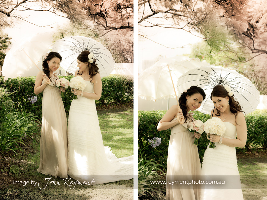 Bride & bridesmaid, Kangaroo Point, Brisbane wedding photographer, Reyment Photographics